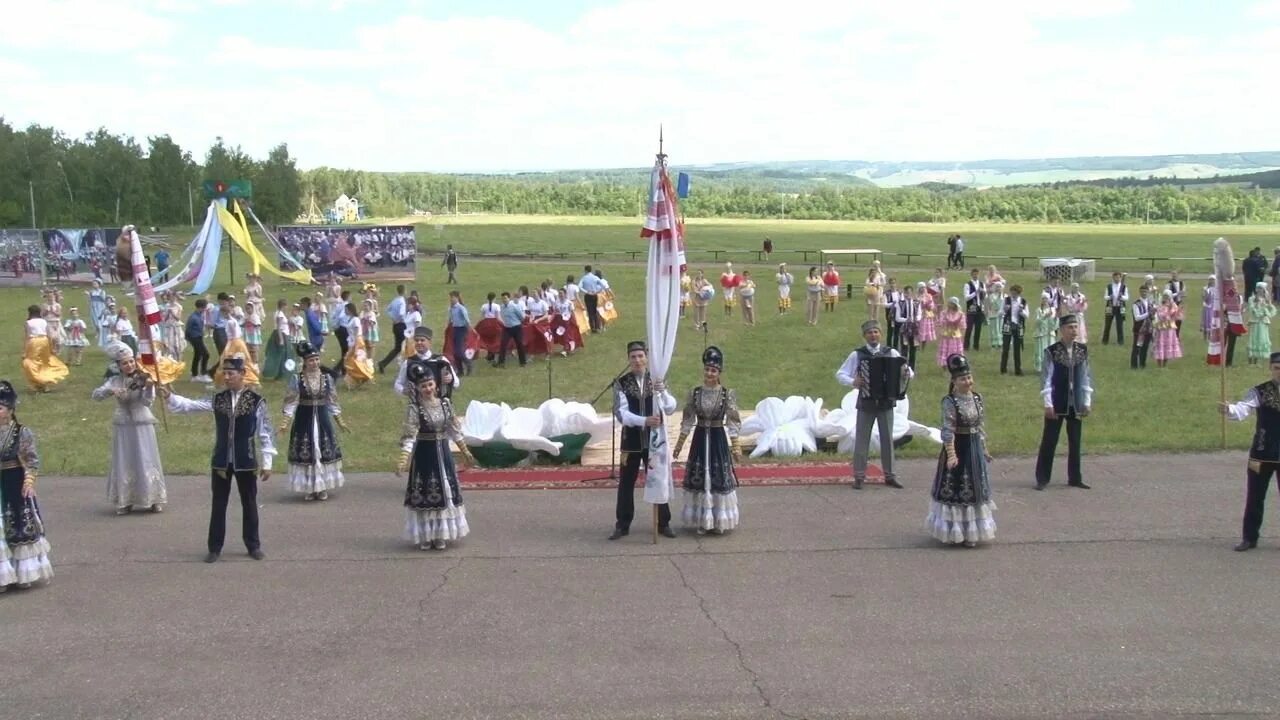 Сабантуй красноусольск. Сабантуй фершампенуаз. Парк победы фершампенуаз. Сабантуй мелеуз 2021. Сабантуй стерлибашево.