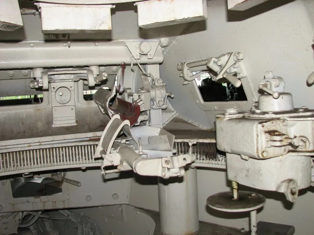 Т 4 внутри. Pzkpfw iv внутри танка. внутри танка pz 3. интерьер танка pz 4. внутри танка pz 4.