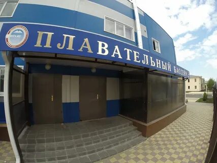 Космонавтов 100