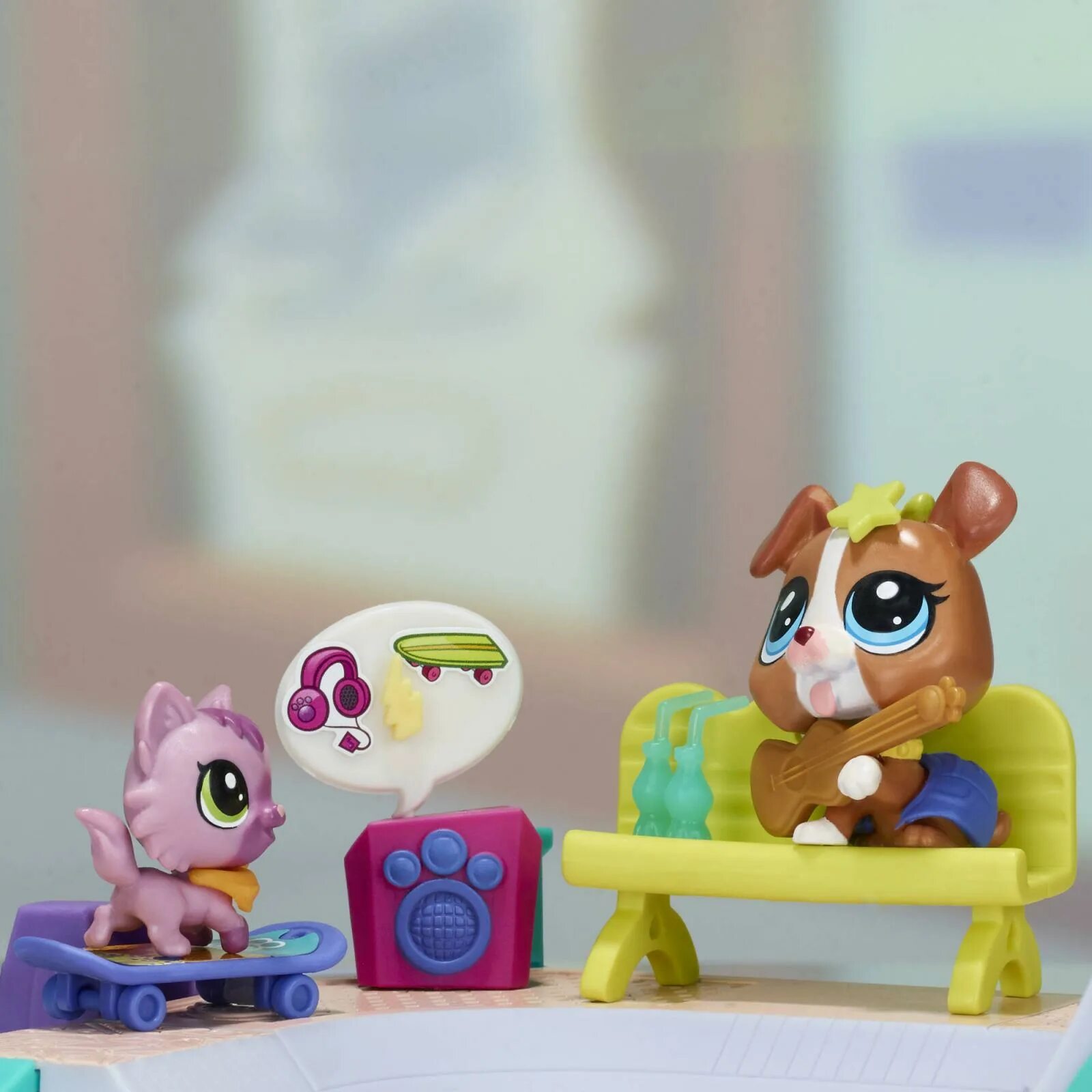 Набор петов лпс. Игровой набор Littlest Pet shop городские сценки b5565. Littlest Pet shop. Набор игровой "пет в коктейле". Littlest Pet shop игрушки World your. Петшопбойз