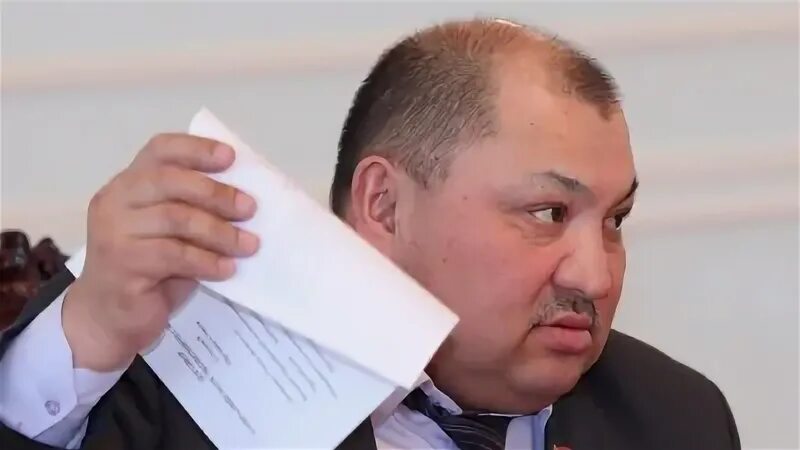 Депутат сколько лет