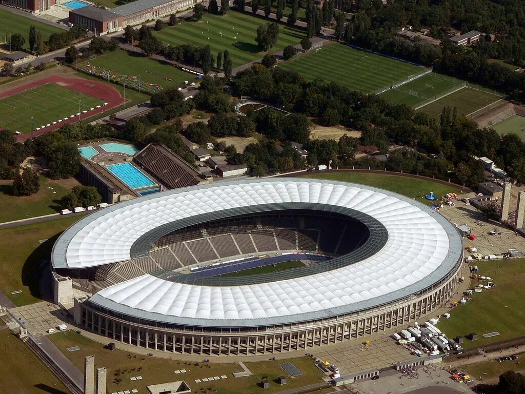 Olympic stadium. Олимпийский стадион (Берлин). Стадион Олимпиаштадион Берлин. Стадион Олимпия Берлин. Олимпийский стадион Герта.