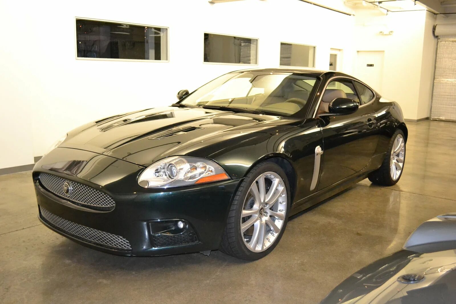 Автомобиль 2008. Jaguar XKR 2008. Ягуар XKR 2008. Jaguar XK 2008. Jaguar XK Coupe 2008.