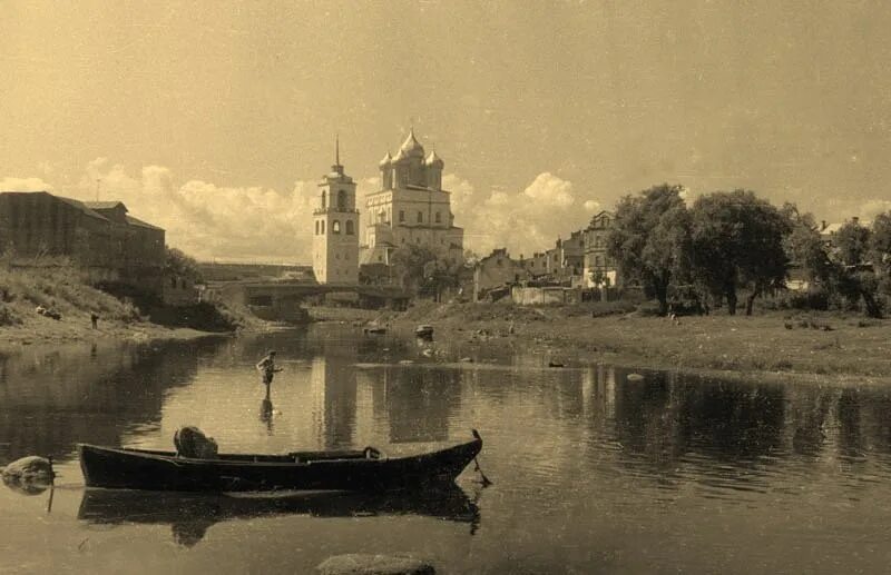 Псков 100 лет назад. Псков 19 век. псков до революции. старый псков. псков 1960е.