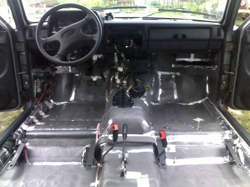 Антикорозийная обработка салона Нива Legend - Lada 4x4 3D, 1,7 л, 2023 года друг