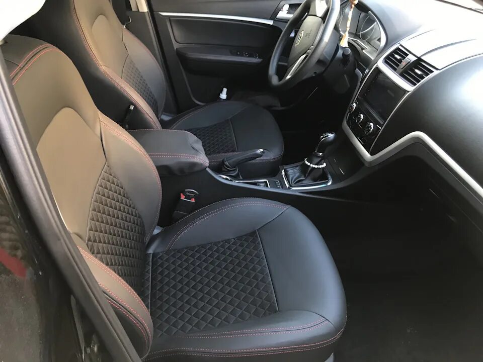 Джили кулрей накидки на сиденья. Чехлы geely emgrand ec7. Geely emgrand ec7 isofix. Чехлы на джили мк 2008. Накидки джили монжаро.