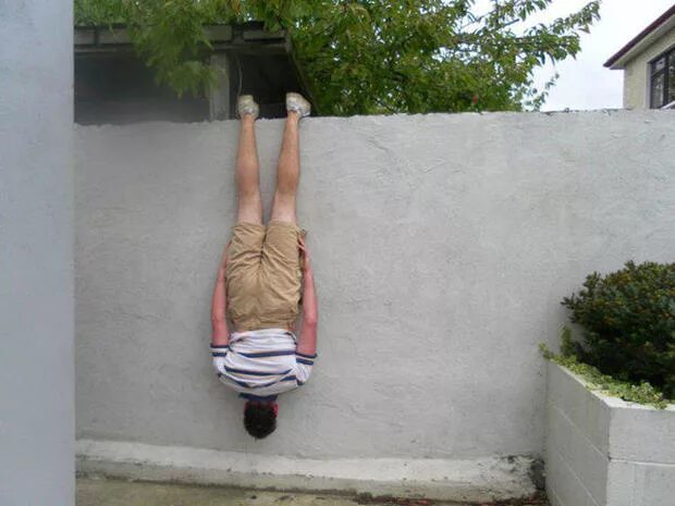 Планкинг. Планкинг это. Планкеры фотографируются в позе. Планкинг это. Планкинг это.