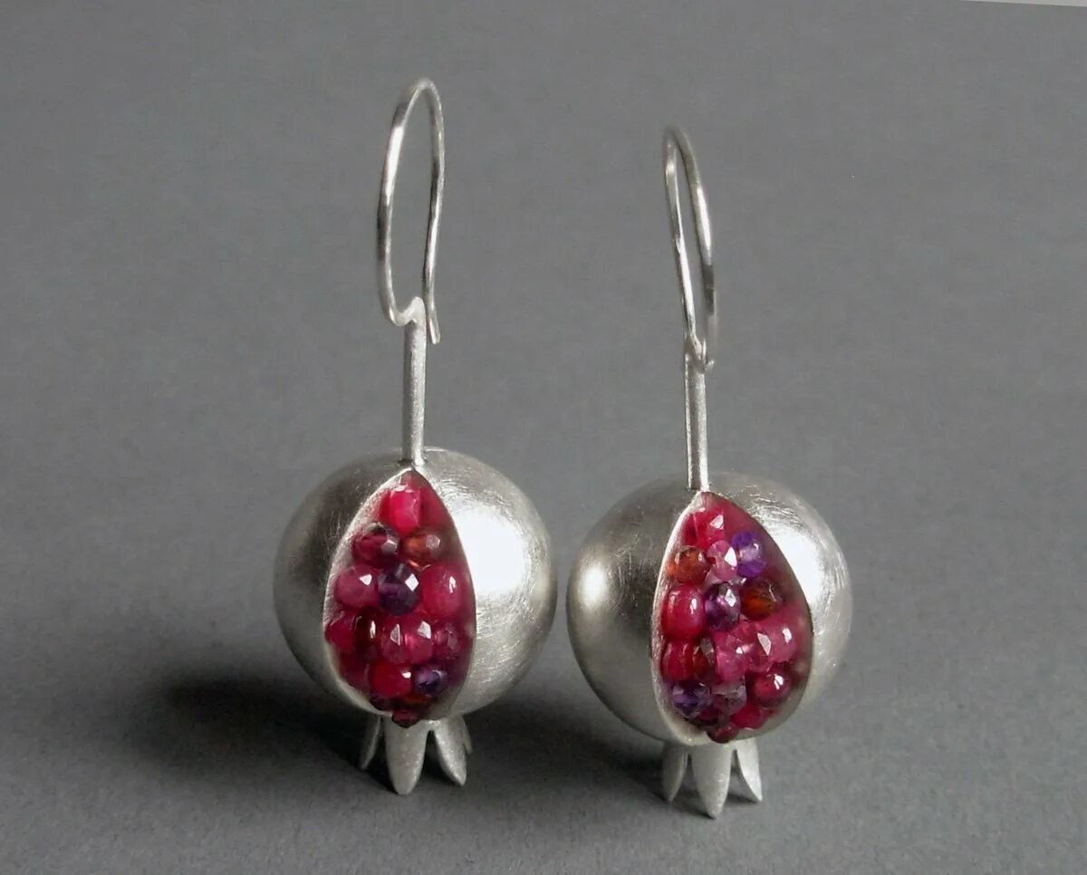 Кольцо и серьги "гранат 6174". Серьги "гранат" армянский ювелир. Серьги "гранат" 02-4047-00-204-1110-. Серьги золотые с гранатом золотой 585. Серьги висюльки с гранатом.