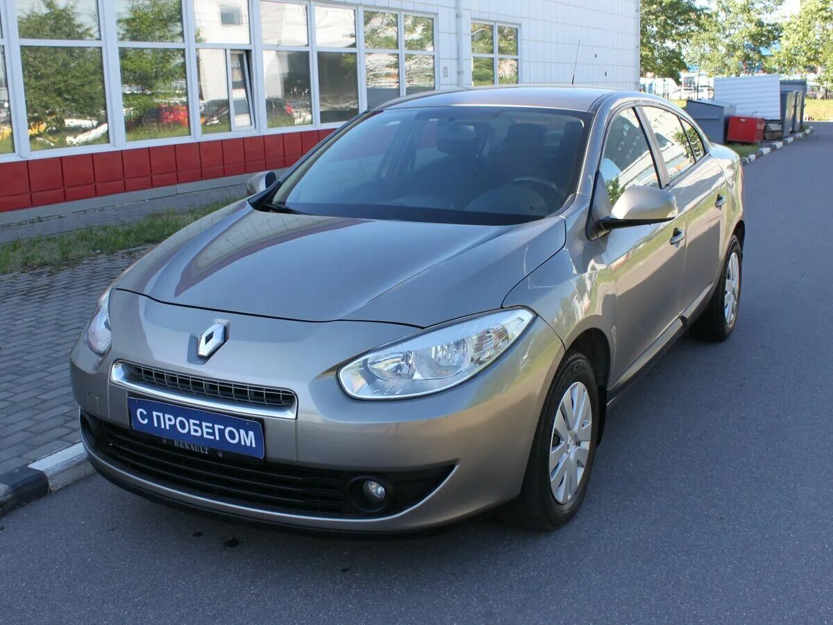 Купить б/у Renault Fluence I 1.6 AT (106 л.с.) бензин автомат в Москве: серый Ре