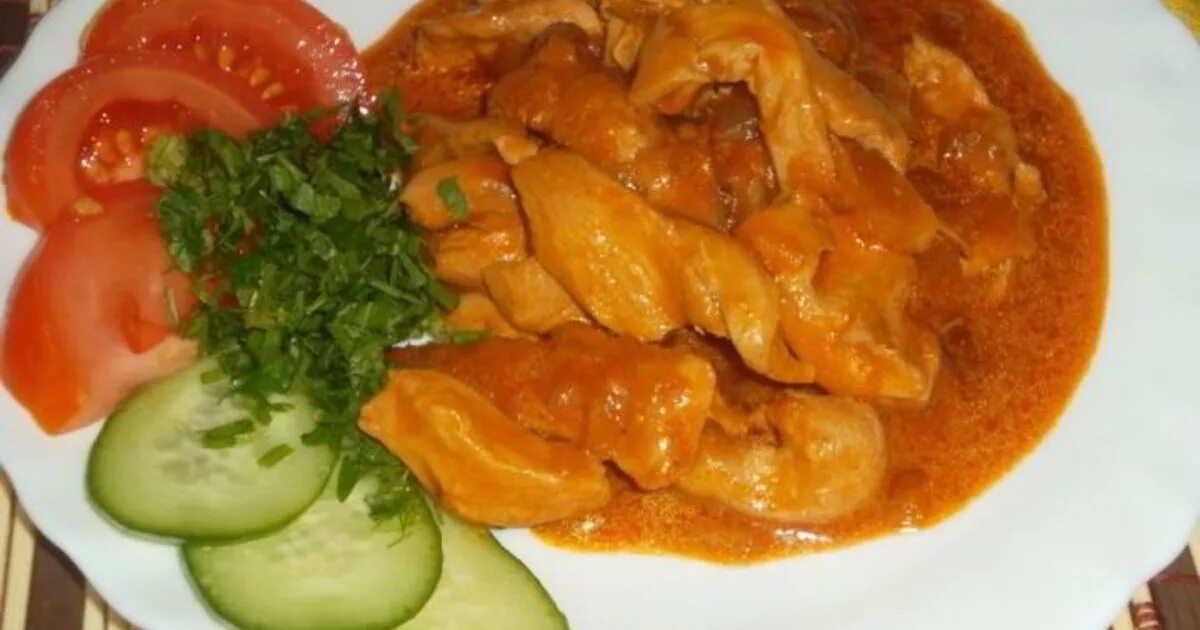 Гуляш из филе курицы с подливкой. Гуляш из филе курицы с подливкой