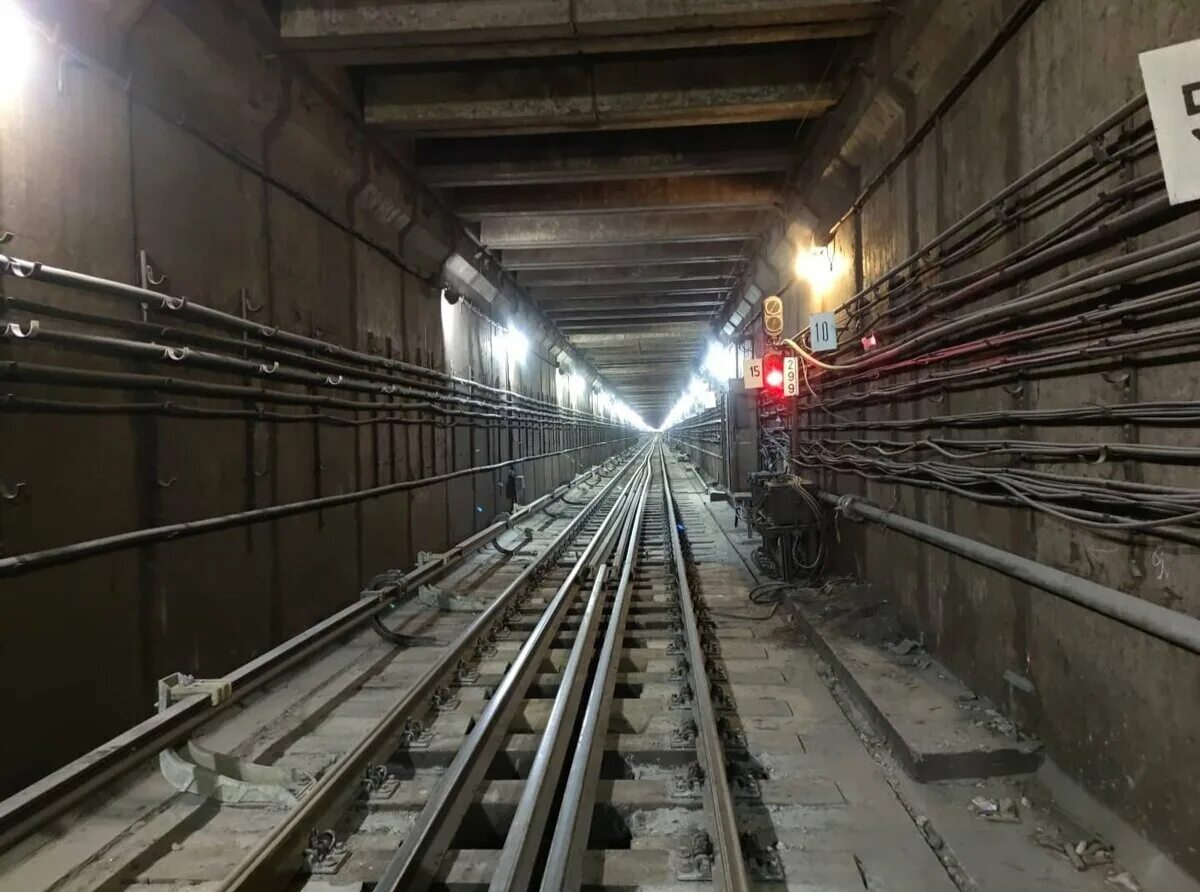 Станции метро на замоскворецкой ветке. Коломенская открытие метро. Метро закрыто. Станция метро 5 линии. Метрополитен.
