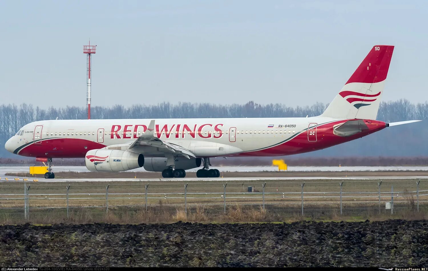 Ту-204 64050. Redwings ту204 64050. Самолёт ту 204 Red Wings. Ra 64050. Ред вингс шри ланка