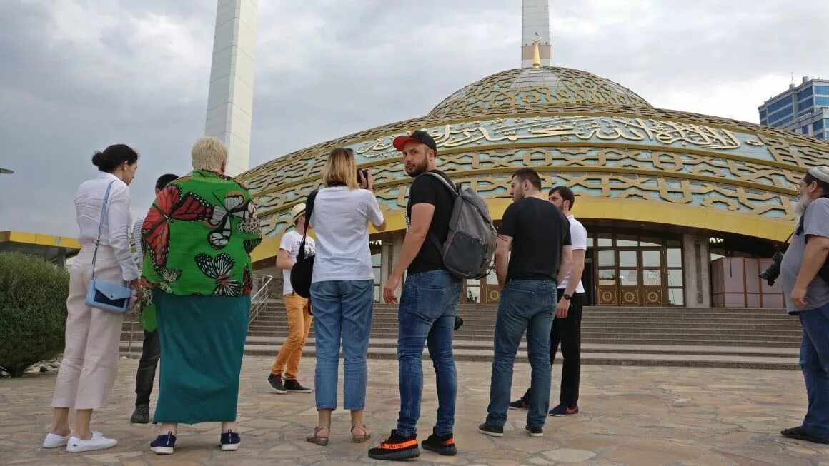 Мечеть Аймани Кадыровой. Мечеть матери Кадырова в Аргуне. Мечеть сердце матери в Грозном имени Аймани. Мечеть в Грозном в честь матери Кадырова. Экскурсии грозный цена