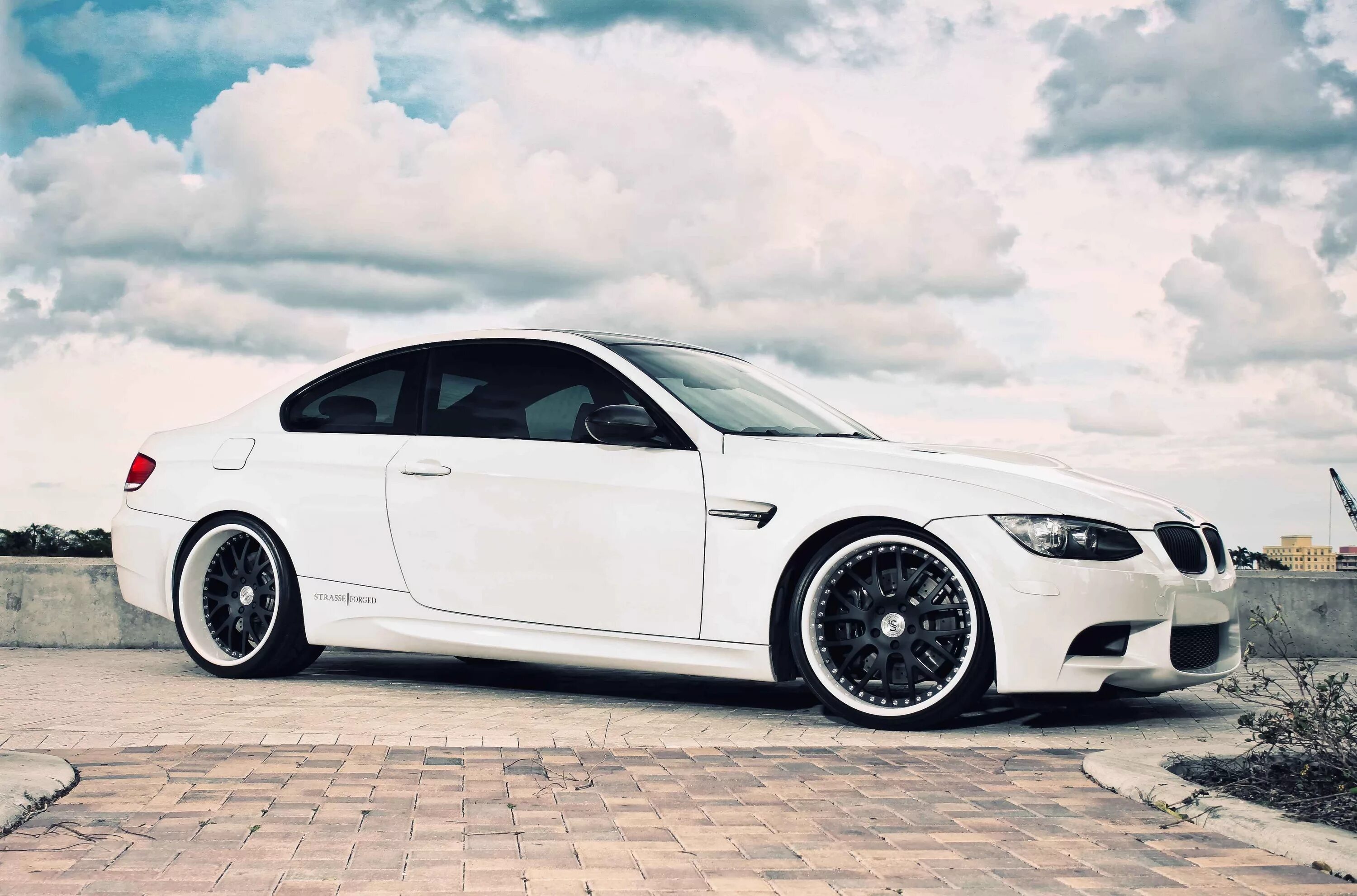 BMW m3 e92 White. BMW m3 e92 белая. BMW e92 белая. BMW e92 Coupe белая.