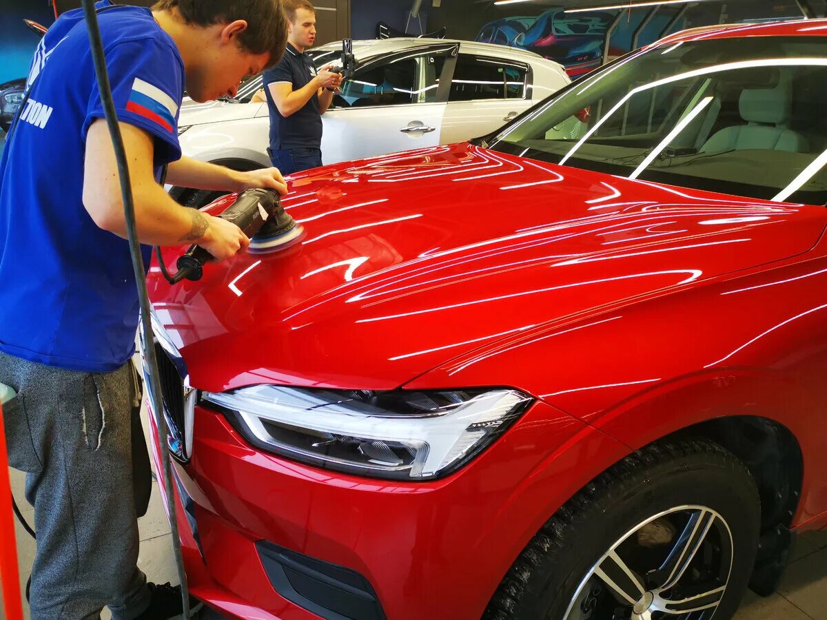 Полировка капота. Полировка капота автомобиля. Полировка авто фотоотчет. Полировка авто клипарт. Гаражная полировка капота.