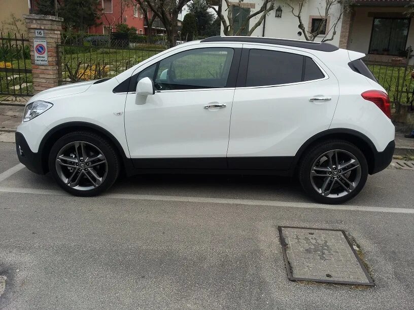Диски мокка r18. Опель мокка диски r19. opel mokka на 18 дисках. опель мокка колеса r19. диски опель мокка 17.