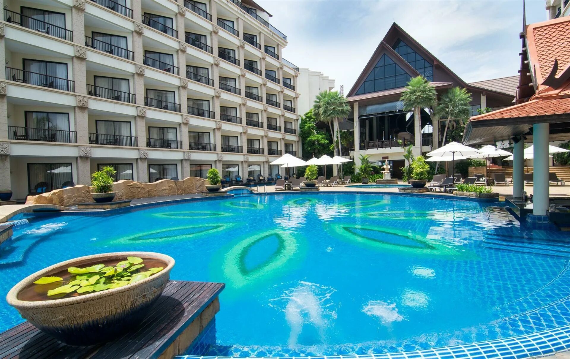 Тайланд из спб 2025. Гарден клиф паттайя. паттайя гарден клиф резорт. паттайя гарден тайланд. паттайя гарден резорт паттайя.