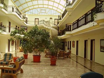 Rose hotel 3