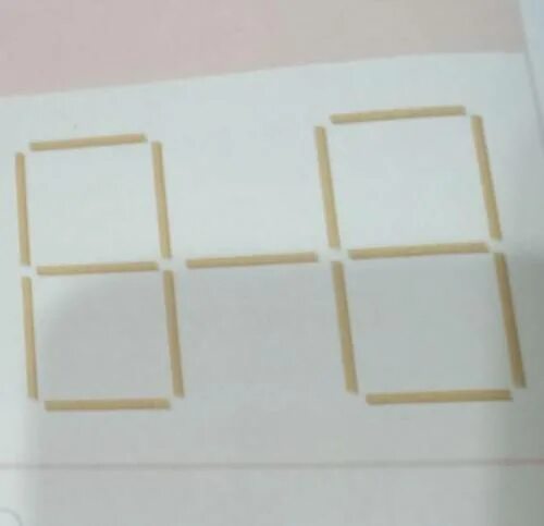 Переложить одну палочку так. Головоломка семь в квадрате решение. Задания со спичками корова. Выложи из палочек. Переложить две палочки чтобы корова смотрела в другую сторону.