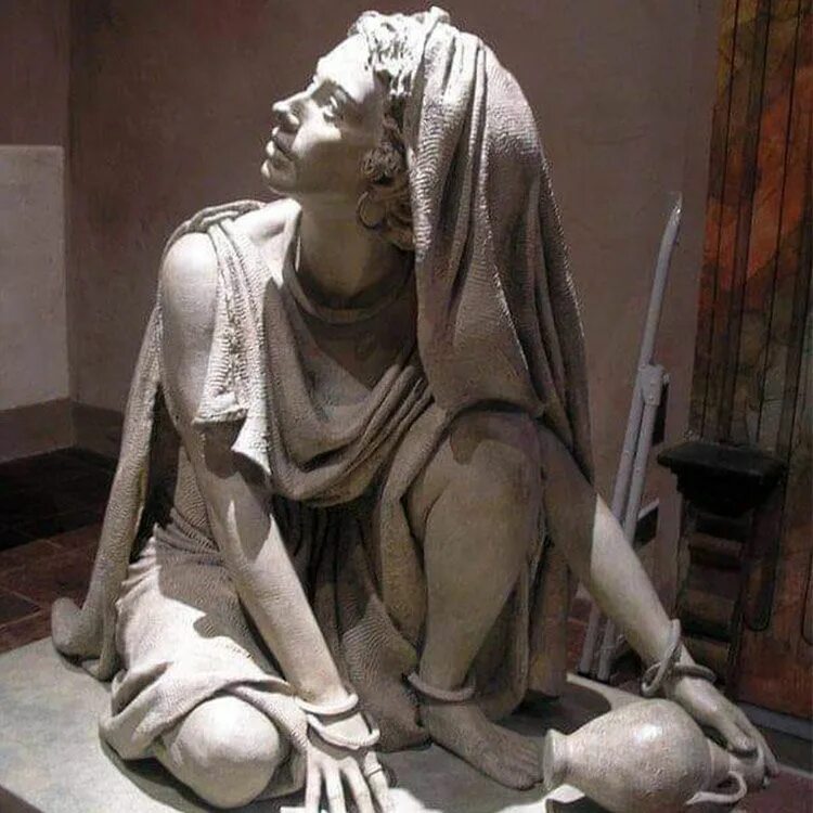 Череп марии магдалины. Мария магдалина статуя. мария магдалина голова. череп марии магдалины во франции.