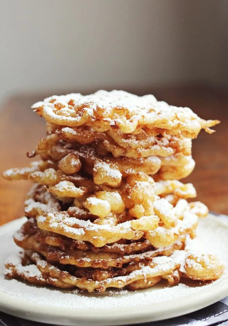 Хрустящая сладость. Фаннел кейк. Десерты во фритюре. Торт воронка. Ojai Funnel Cake.