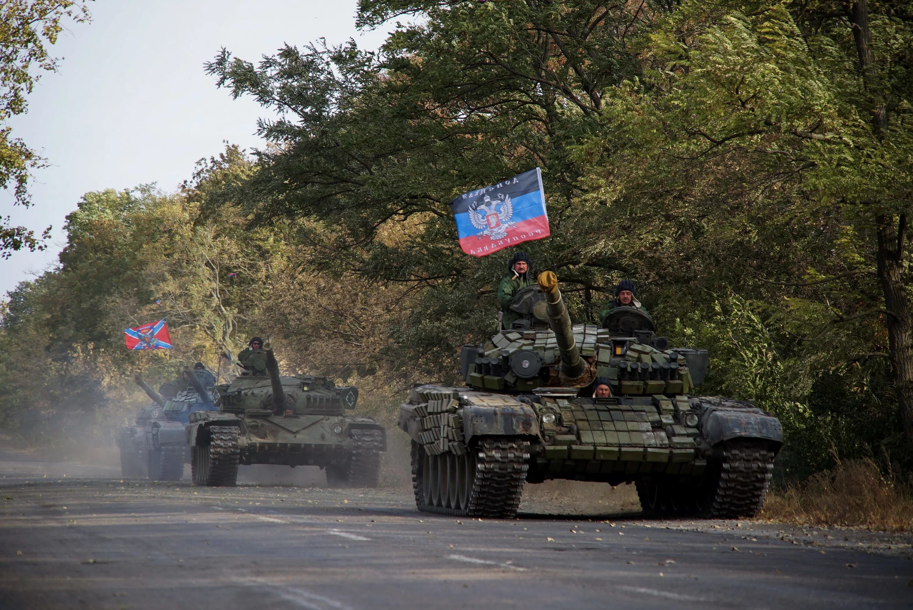 Новороссия днр сегодня. Истории воинов донбасса. новороссия здания военных. российские военные в донецке.