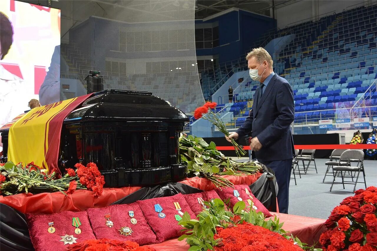 похороны олега мустаева чувашия. похороны чувашии. похороны главы чувашии михаила игнатьева. прощание с верой кузьминой чебоксары. похороны чувашии.