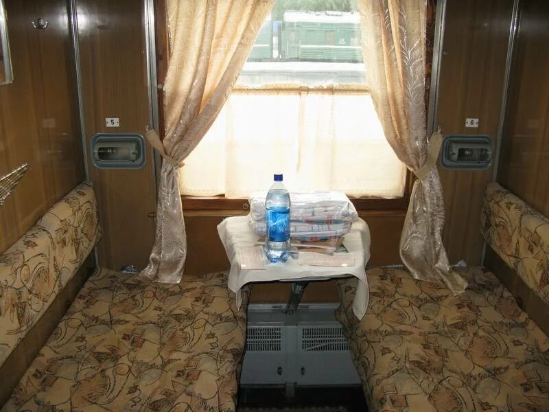 поезд 187 архангельск новороссийск. поезд 079 архангельск адлер. фирменный поезд арктика купе. фпк скорый фирменный плацкарт. архангельск вагона поезда.