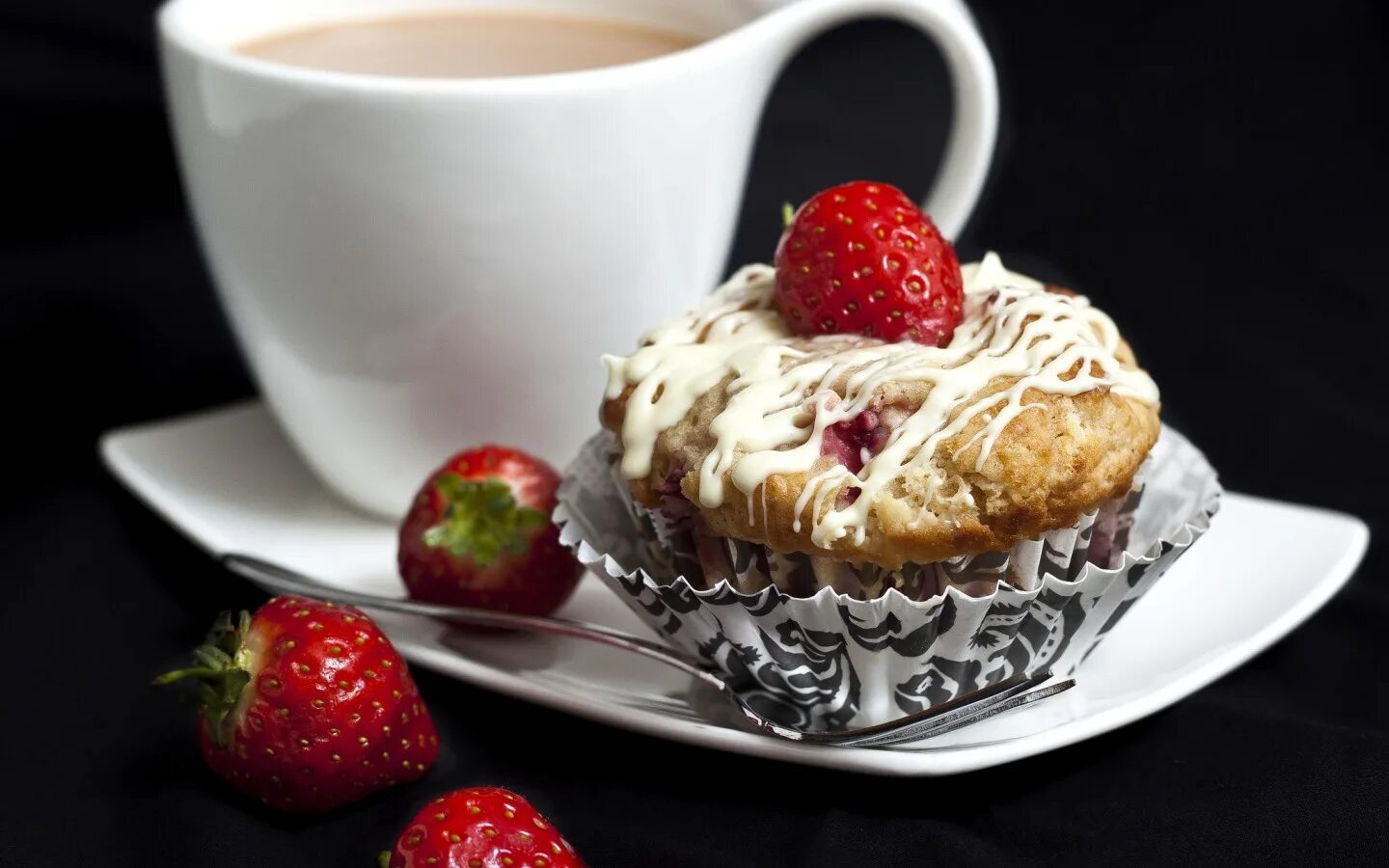 Оладьи с малиной. Вкусняшки к чаю. Вкусности сладости. Чаепитие с пирожными. Кофе с пирожным.