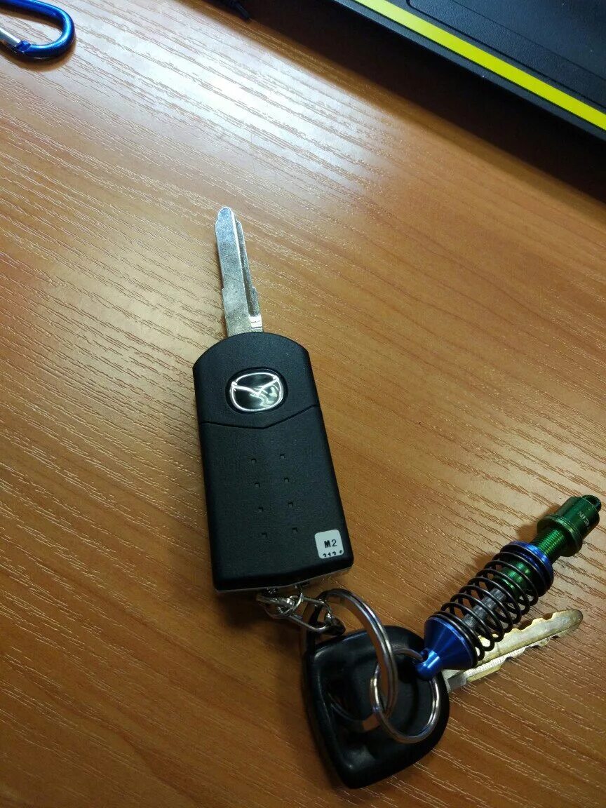 Ключи 8.2. Mazda RX-8 ключ. Ключ зажигания rx8. Ключ Мазда rx8. Выкидной ключ Мазда.