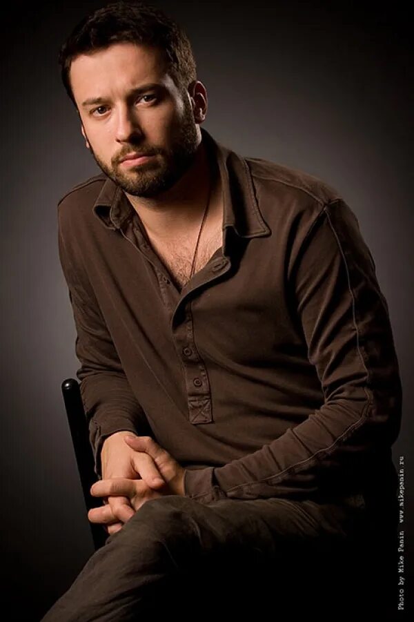 Мазуров певец. Олег мазуров актер фото. Мазуров певец. Зеленский в слезах. Шоу фантастика жюри александра.