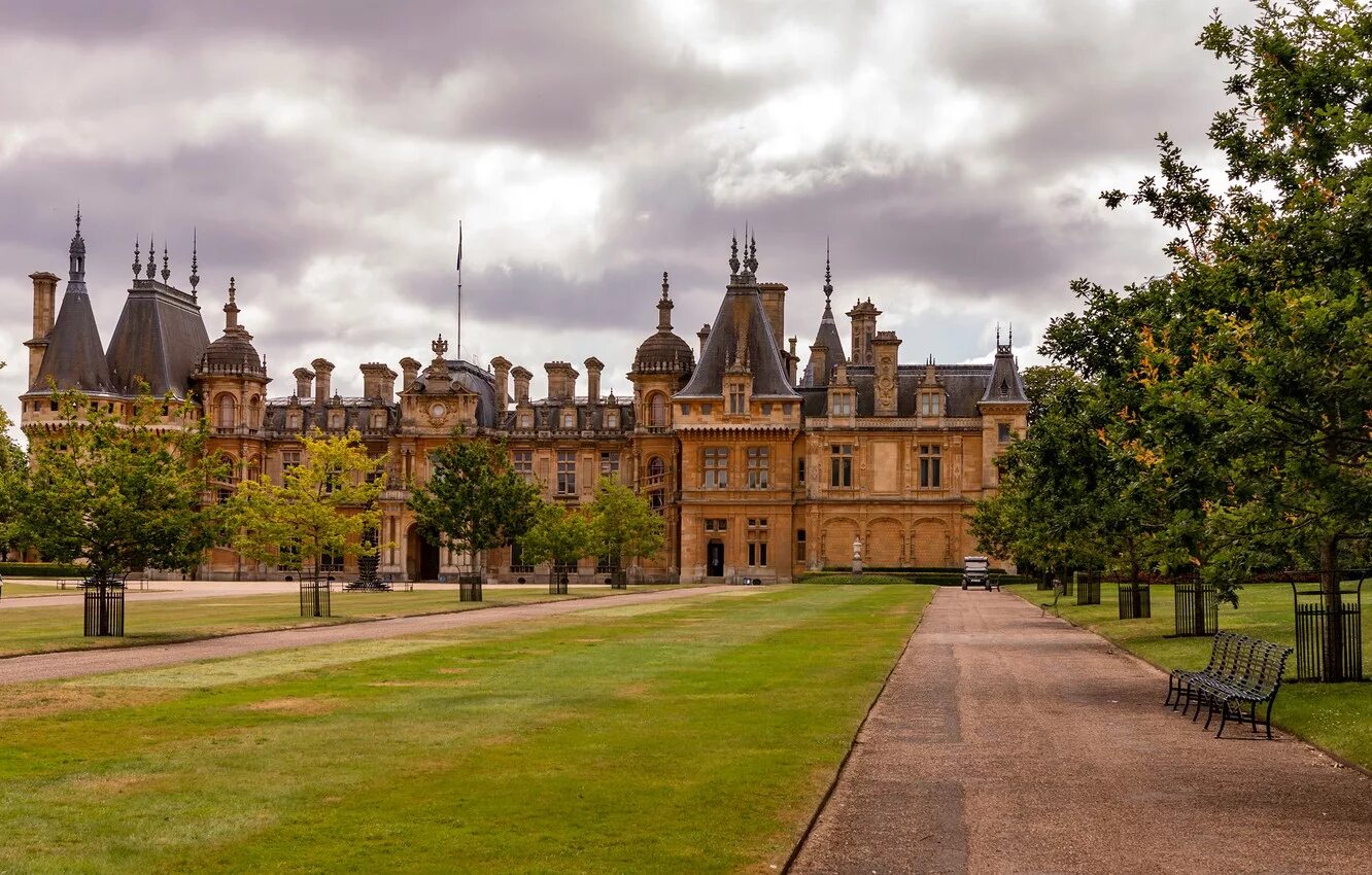 Поместье история 7. Усадьба Waddesdon Manor. Поместье Уоддесдон в Англии. Англия школа Мэнор Хилл. Поместье Айфорд Мэнор Англия.