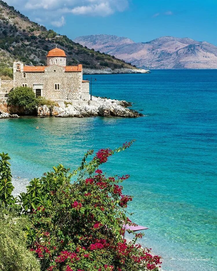 Остров Крит Греция. Родос Санторини. Греция Пелопоннес пейзажи. Крит остров Греция пейзаж. Греческое средиземноморье