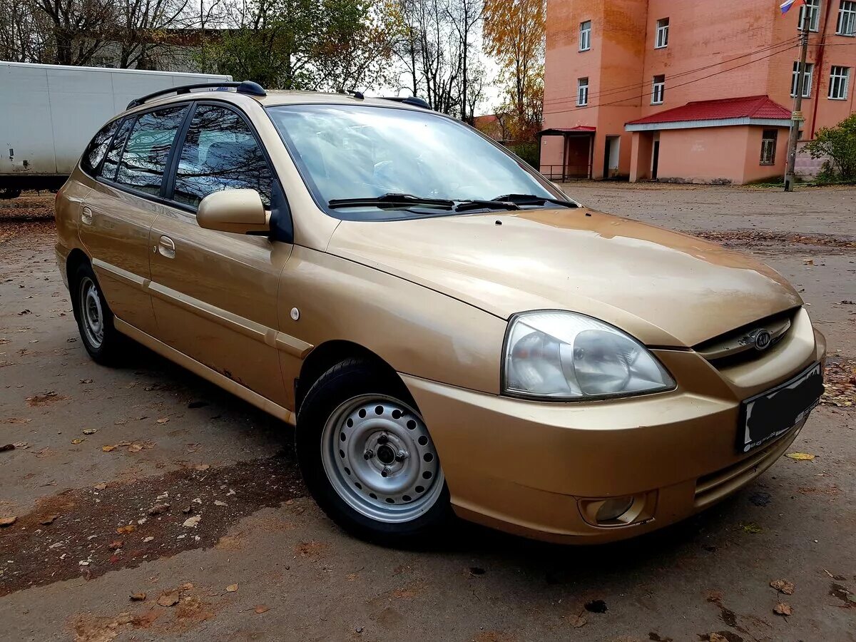 Рио 2005 универсал. Киа Рио 2005 универсал. Kia Rio 2005 универсал. Киа Рио 2005 золотого цвета. Киа Рио 2005 года универсал.