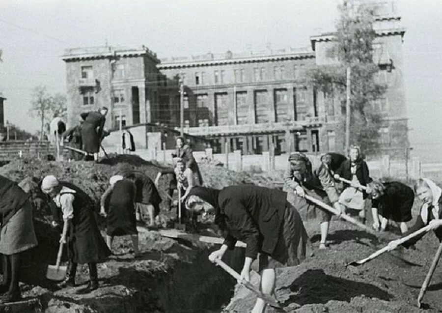 Разрушить труд. Восстановление Минска после Великой Отечественной войны. Восстановление СССР после войны 1945. Разруха СССР после войны. Восстановление СССР после второй мировой войны.