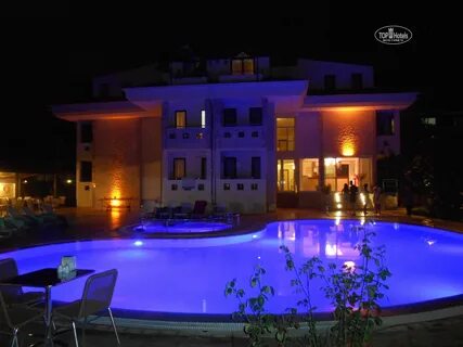 Rose hotel 3