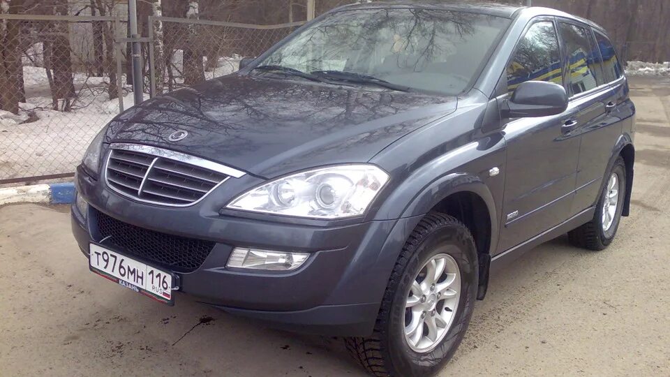 Ssangyong kyron отзывы владельцев бензин. Санг йонг кайрон 2013. Кайрон полный привод на прибое. 2. 3 бензин.