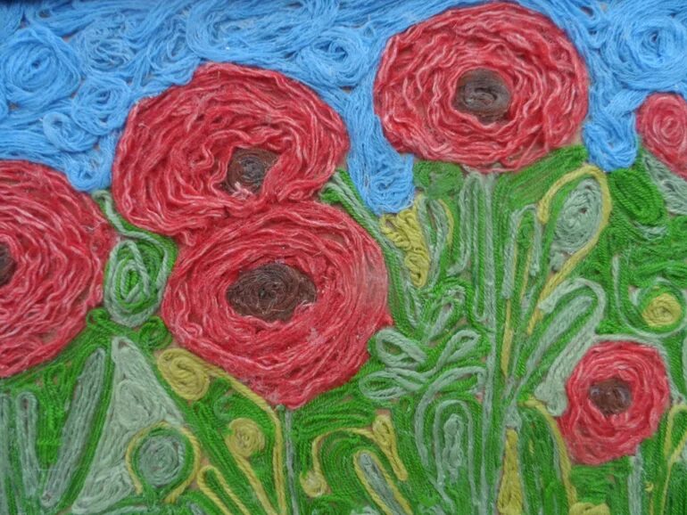 Рисунок нитками. Ниткография маки. Ниткография Виола. Ниткография техника. Цветы в технике ниткография.