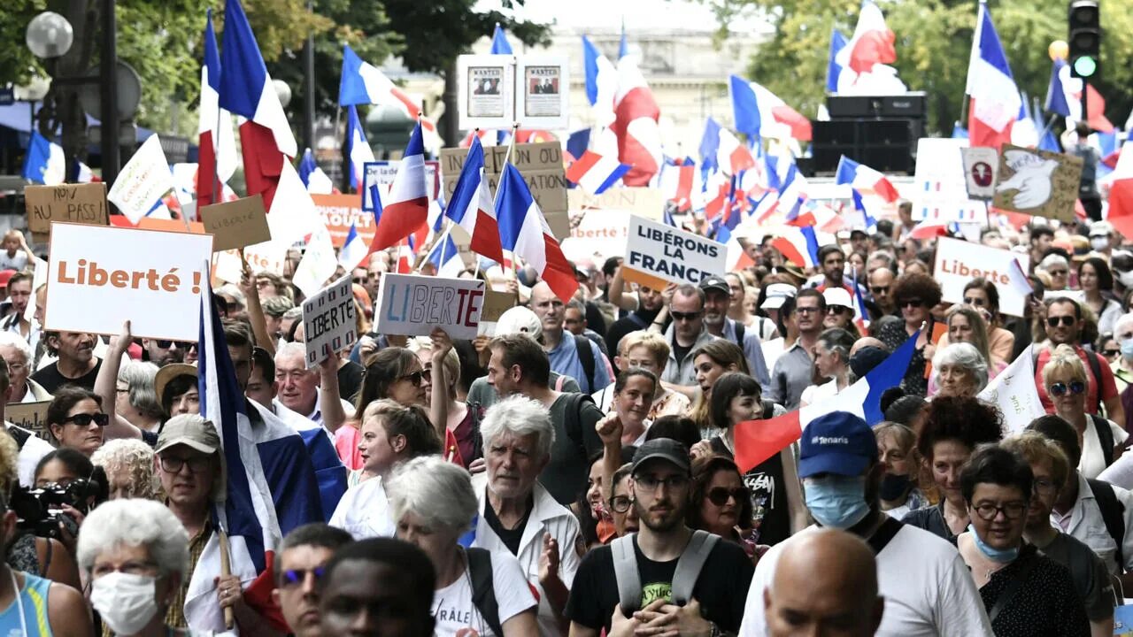 Protest against. Протесты во Франции. Протесты во Франции 2021. Протесты в Франции f5. Протесты во Франции 2023.