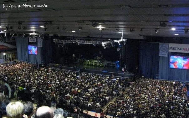 Дворец спорта минск концертный зал. Киев дворец спорта концертный зал. Hurts concert. Дворец спорта минск концертный зал. Концерты во дворце спорта минск.