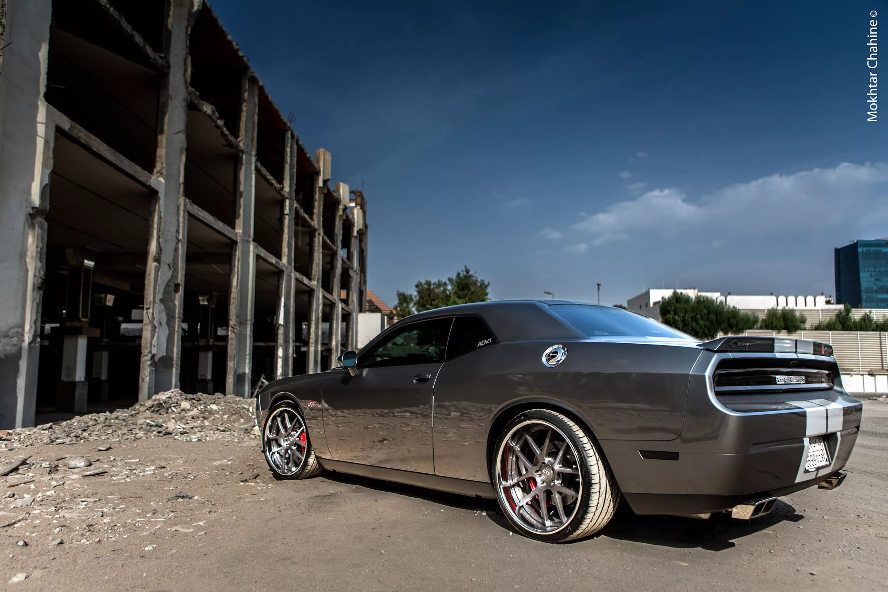 Диски челленджер. Dodge challenger srt8. dodge challenger диски srt. додж челленджер срт 8. колеса dodge challenger.