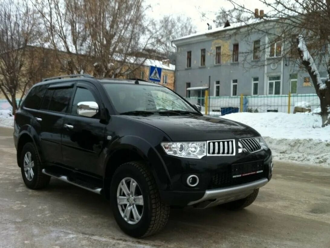 Pajero sport 2010. Mitsubishi Pajero Sport 2010. Mitsubishi Pajero Sport 2010 черный. Mitsubishi Паджеро спорт 2010. Mitsubishi Pajero Sport черный 2011.