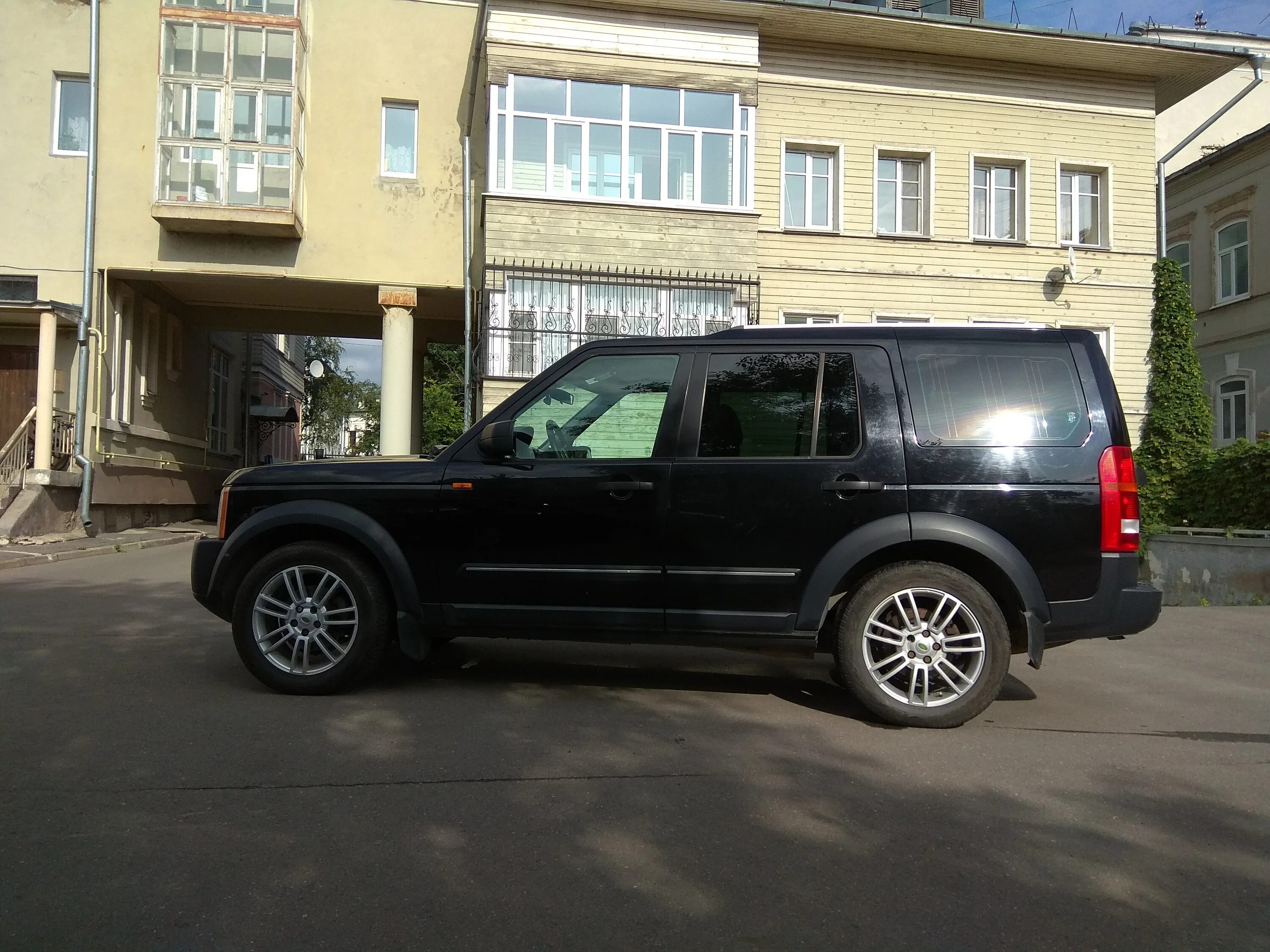 Land Rover Discovery 3 r19. Колеса 19 Дискавери 3. Дискавери 3 r19 at. Диски Дискавери 3 r19. Шины дискавери 3