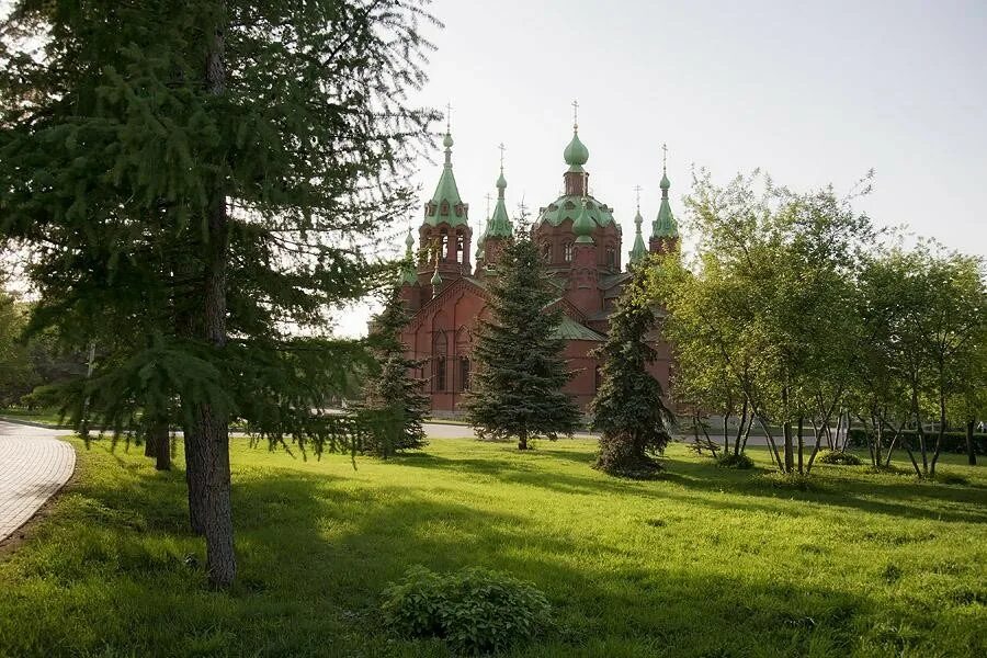 Как раньше называлась площадь алое поле. Сквер алое поле челябинск. алое поле весной челябинск. алое поле челябинск дпш. алое поле башкортостан.