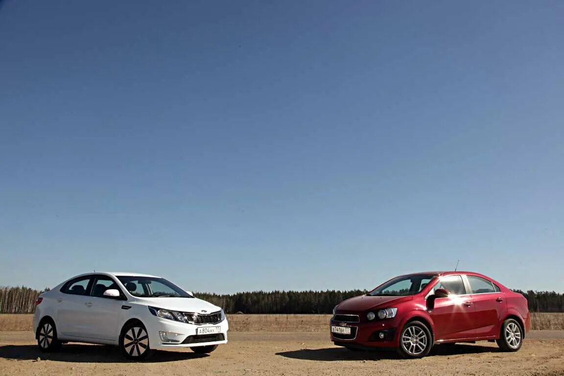 Шевроле или хендай что лучше. Солярис круз рио. chevrolet solaris. хендай солярис шевроле авео.