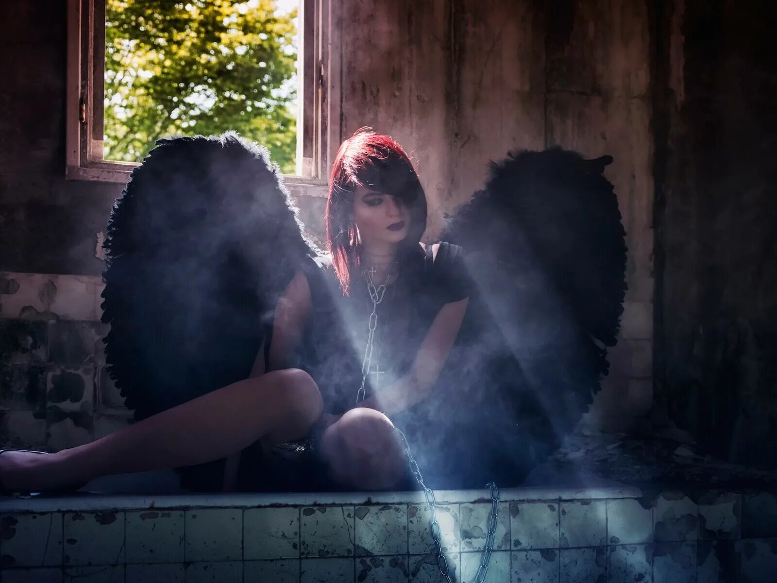 люцифер падший ангел. падающий ангел. анхель падший ангел. ангел и демон. ангел с крыльями мужчина.