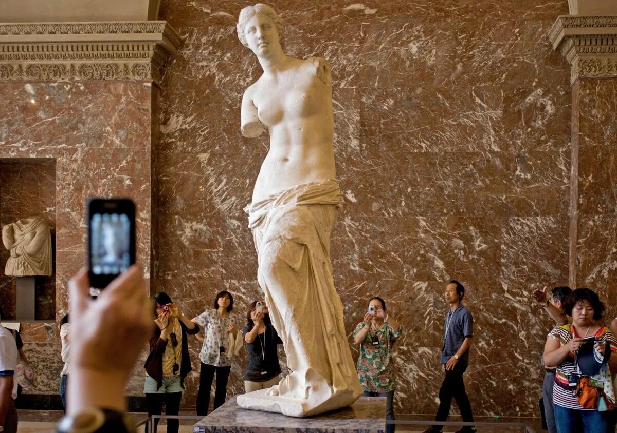 Найди статую. Статуя Венеры Милосской.