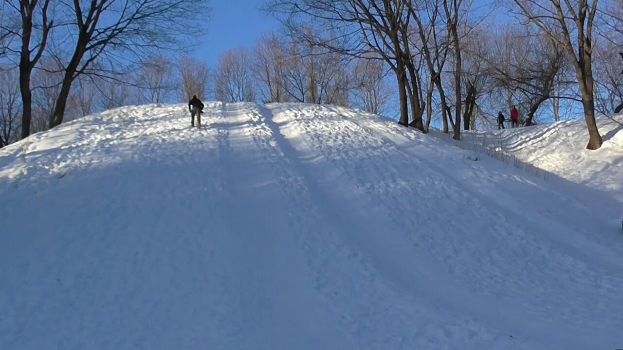 Горка в коломенском парке. Лысая гора в коломенском. Снежная горка коломенское. Парк коломенское горки. Коломенская горка.