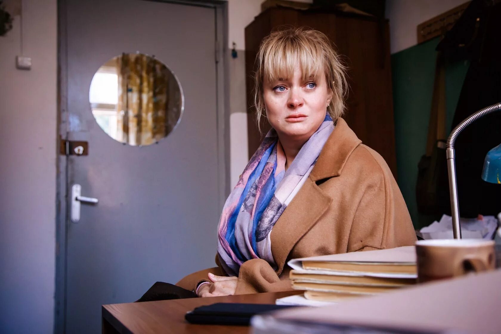 женское 2021. красивый пиджак женский. тренд пиджака 2022-2023. пиджак с объемными рукавами. кожаные юбки тренд 2022-2023.