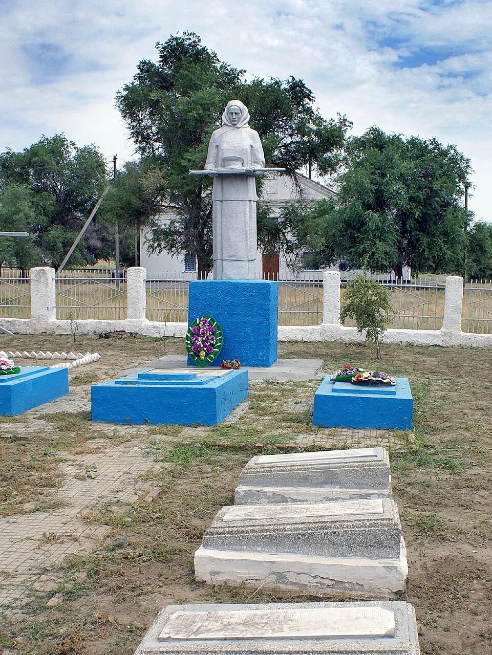 Станица Николаевская Константиновский район мемориал. Ст Мариинская Константиновский район. Станица Мариинская Константиновского района Ростовской области. Кладбище станица Мариинская Ростовская область. Погода станица николаевская константиновского ростовской